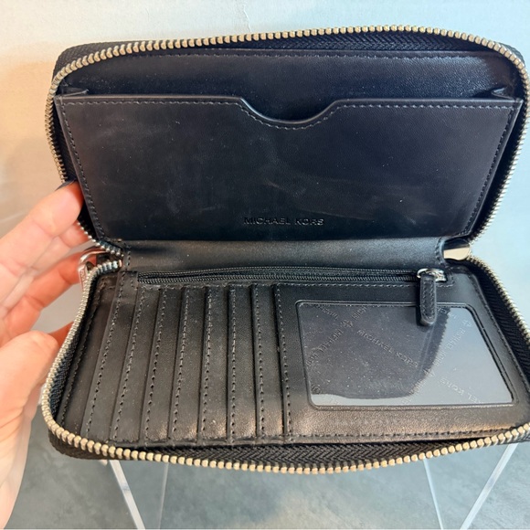 NWOT MICHAEL Michael Kors Black Monogram Wallet - Picture 5 of 8